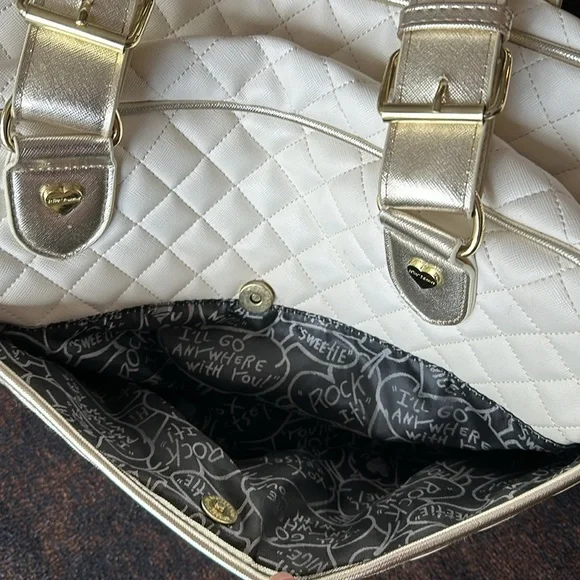 Betsey Johnson Duffel Bag 💼 - Picture 6 of 16